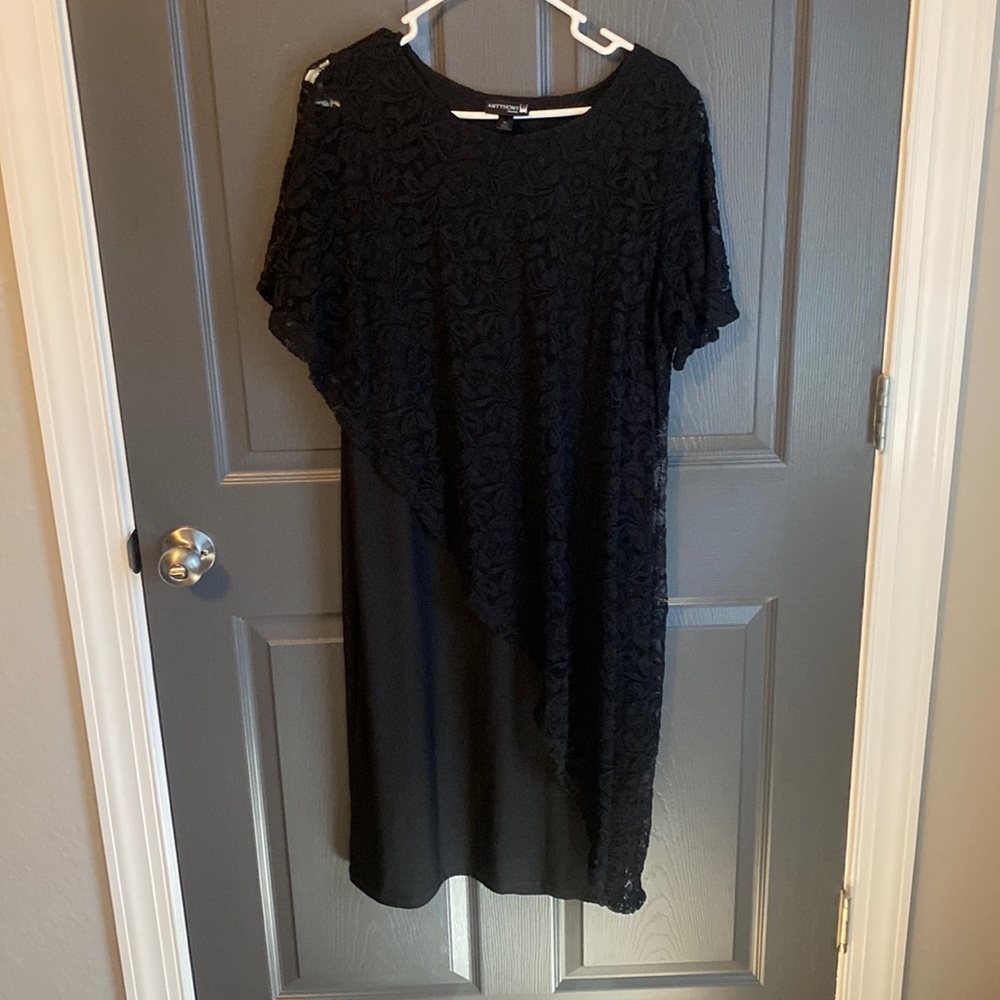 ANTTHONY ORIGINALS, black dress with modern, asymmetric lace detailing, size  XL